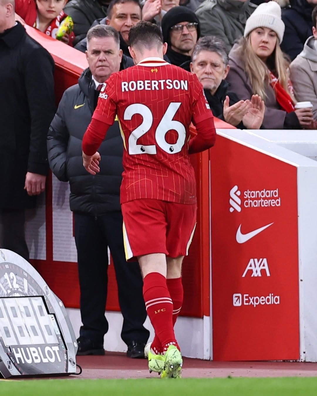 利物浦前锋代表法兰克福出战,表现抢眼 利物浦前锋代表法兰克福出战,表现抢眼